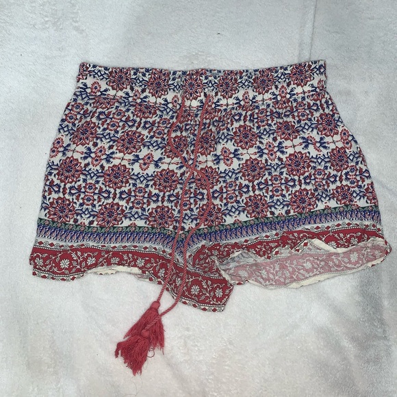 Pants - Cute patterned drawstring shorts!
